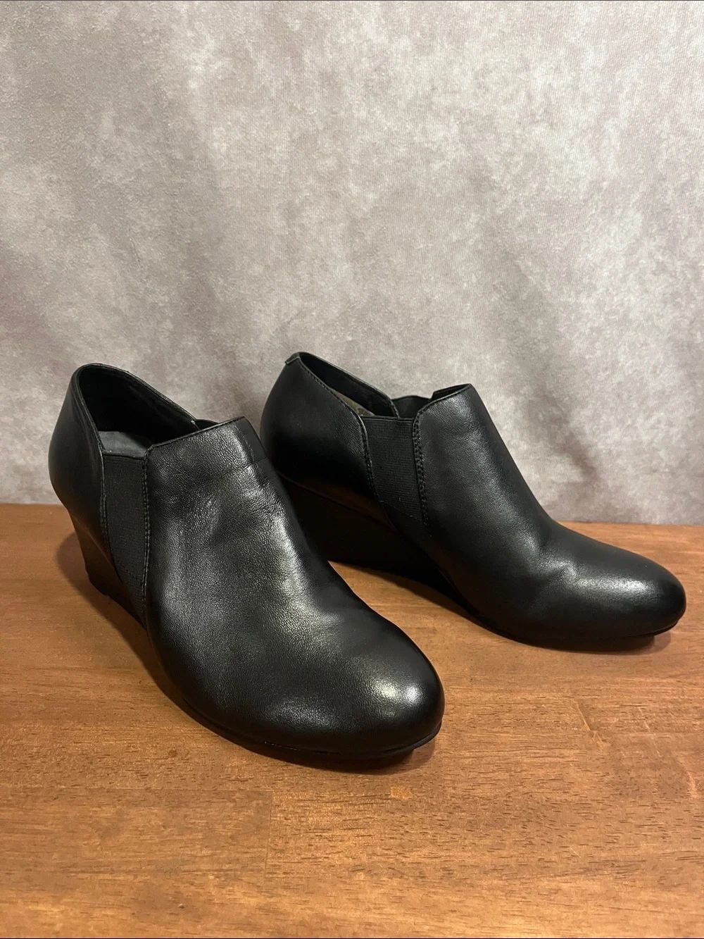 Vionic Black Leather Wedge Booties size 8